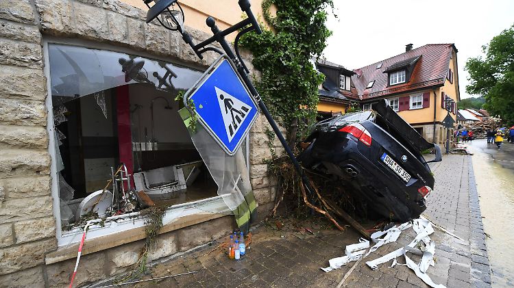 Weggespült: In Braunsbach, Baden-Württemberg, traten zwei Bäche stark über die Ufer.