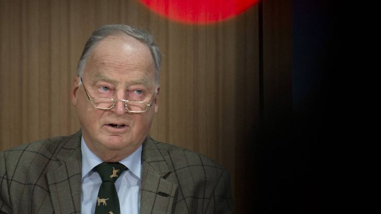 Er sei natürlich kein Rassist, reagiert Alexander Gauland auf die heftige Kritik.