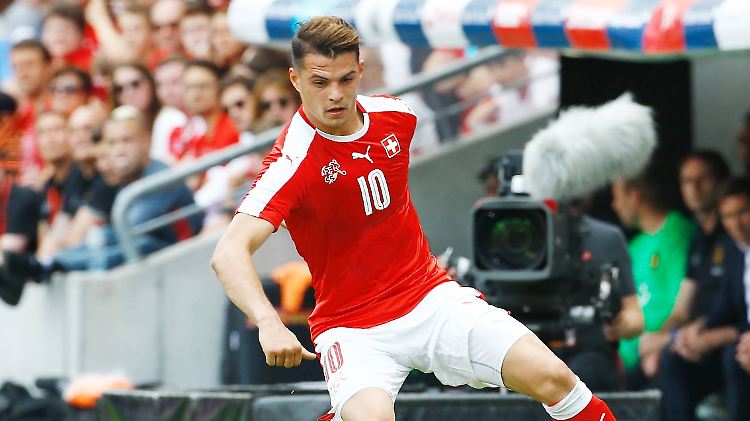 Der Ex-Gladbacher und künftige Gunner Granit Xhaka darf in der Schweizer Elf nicht fehlen.