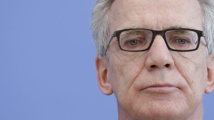 Bundesinnenminister Thomas de Maizière  äußert sich besorgt über den Zustand der Union.
