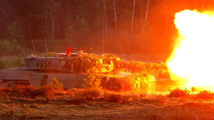 Leopard-2-Panzer bei einer Übung.