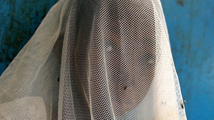 Traditionelle Methode zum Schutz vor Malaria und anderen Tropenkrankheiten: ein Moskitonetz.