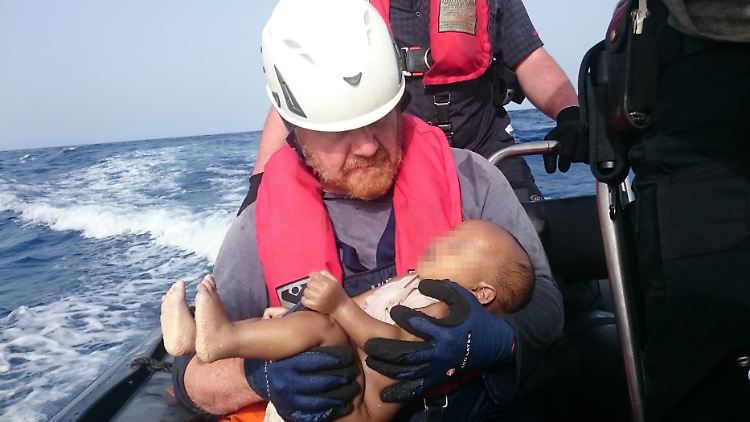 Dieses Foto veröffentlichte die Organisation Sea Watch.
