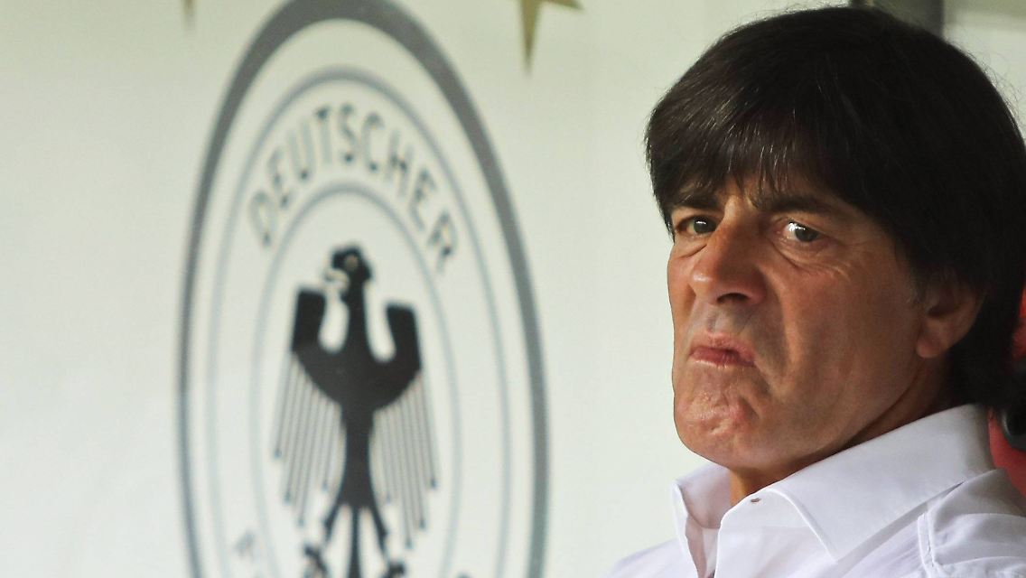 Oder anders herum: Er hat vier Spieler aus dem Kader gestrichen.