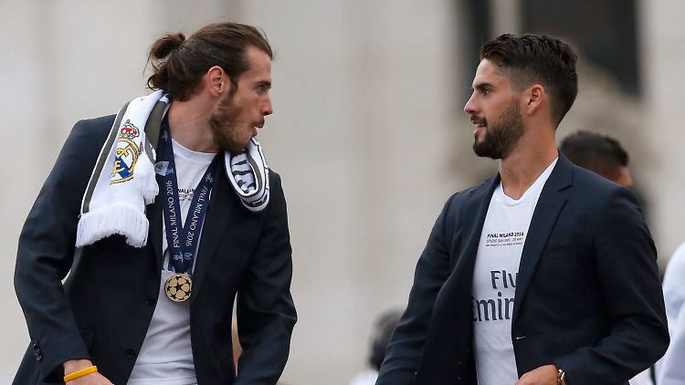 Einer von beiden fährt nicht zur EM: Bale - hier mit Teamkollegen Isco - (l.) tritt übrigens für Wales an.