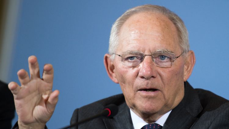 Schäuble: "Die Formulierung 'Streit zwischen Merkel und Seehofer' muss ich zurückweisen. Es sind Attacken gegen Merkel."
