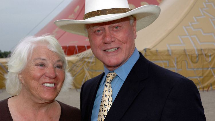 Larry Hagman soll seine Frau Maj unzählige Male betrogen haben.