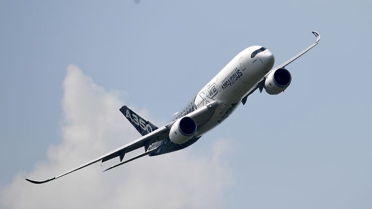 Der Flugverkehr belastet die Umwelt. Hersteller wollen die Antriebe noch effizienter machen.