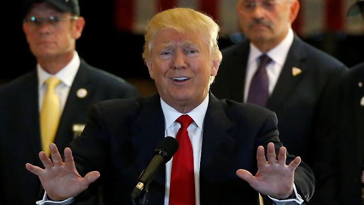 Donald Trump soll tausende mit dubiosen Seminaren betrogen haben, zeigen neue Dokumente.