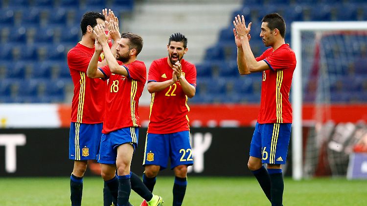 Die spanische Nationalelf hat sich im EM-Test gegen Südkorea keine Blöße gegeben.