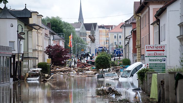 Zerstörung wohin das Auge blickt in Simbach am Inn.