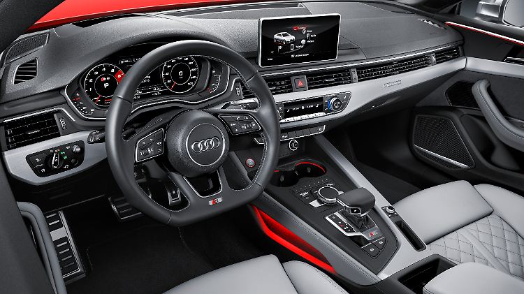 Die horizontale Architektur der Instrumententafel und das durchgehende Luftdüsenband sollen ein weites Raumgefühl im A5 Coupé schaffen.