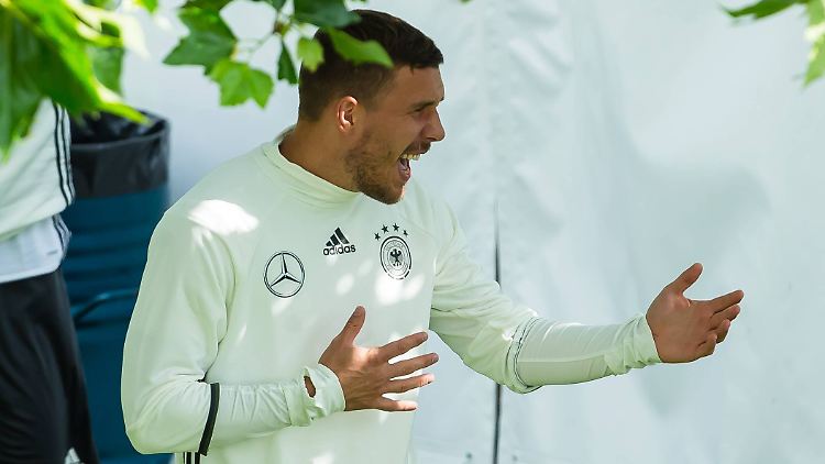 "Die Liebe zum Fußball ist so wie mit der Familie und der Frau - die ist immer da": Lukas Podolski.