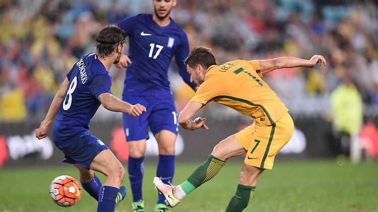 Geld schlägt Blau: Leckie erlöst Australien in letzter Minute.