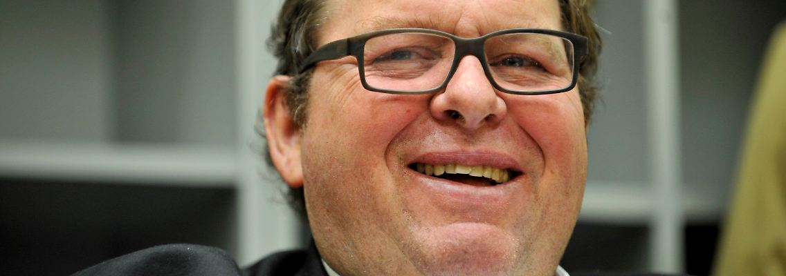 Otti Fischer war heimlich beim Sex mit Prostituierten gefilmt worden.