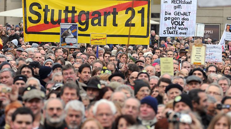 Die Veranstalter sprachen von 20.000 Teilnehmern, die Polizei nur von 9000.