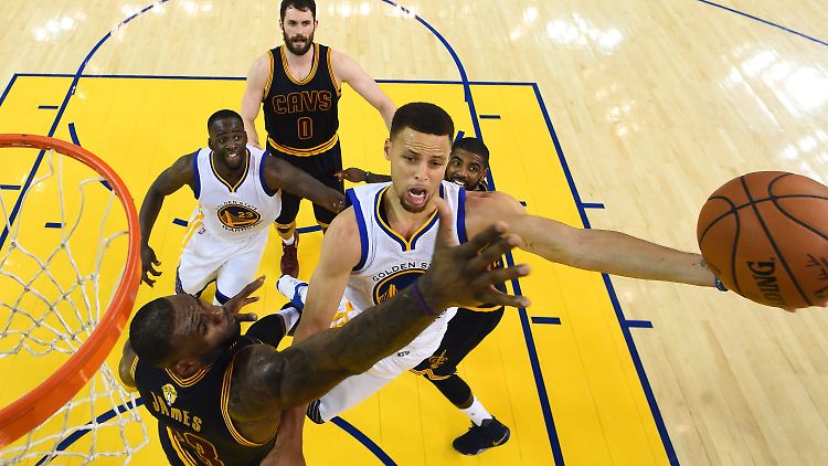 Auch ohne eine Gala von MVP Stephen Curry zeigte Golden State eine Gala gegen Cleveland.