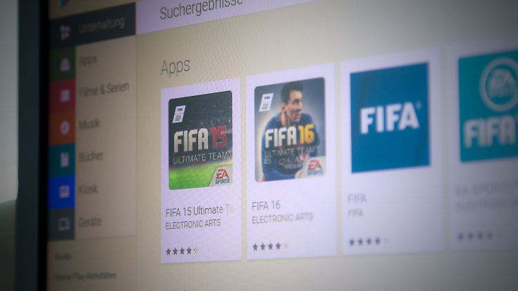 Im Play Store gibt es die offizielle Fifa-App, aber auch schlechte Kopien.