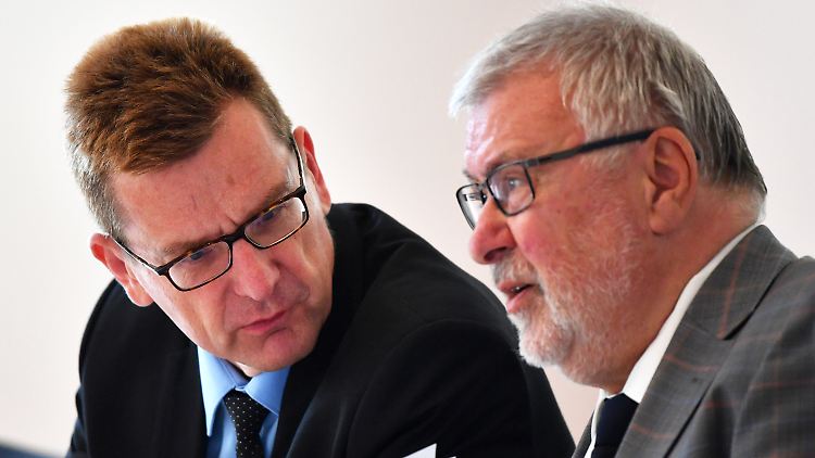 Karsten Mühlenfeld (r.) und der BER-Beauftragte des Landes Brandenburg Rainer Bretschneider.