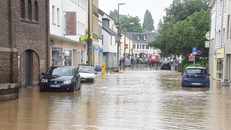 Bei einem Unwetter waren mehrere Bäche rund um Bonn über die Ufer getreten.