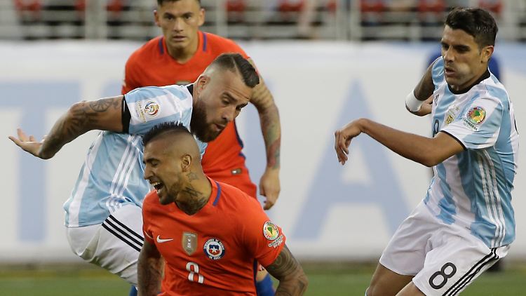 Arturo Vidal und seine Chilenen hatten gegen beim Copa-Spiel gegen Vizeweltmeister Argentinien das Nachsehen.