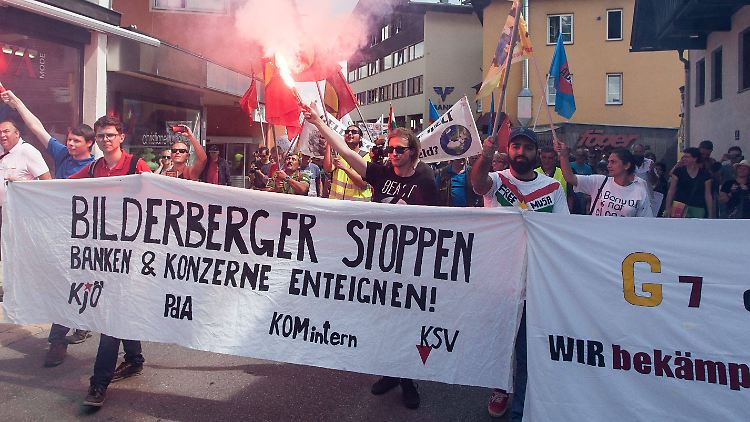 Proteste gegen die Bilderberg-Konferenz vergangenes Jahr im österreichischen Telfs.