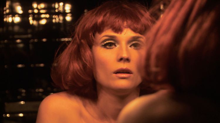 Frisch getrennt und zufällig gerade in Las Vegas will Romy (Diane Kruger) in "Sky" mal was ausprobieren.