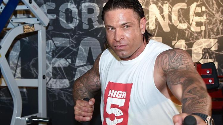 Tim Wiese zieht es in den Wrestling-Ring. Foto: Soeren Stache