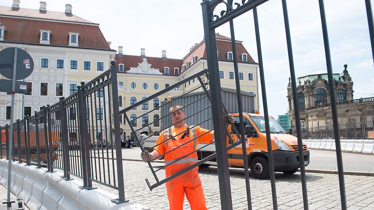 Das Dresdner Kempinski-Hotel wird für das Treffen weiträumig abgesperrt.
