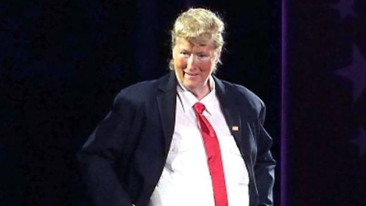 Anscheinend gnadenlos uneitel: Meryl Streep als The Donald. 