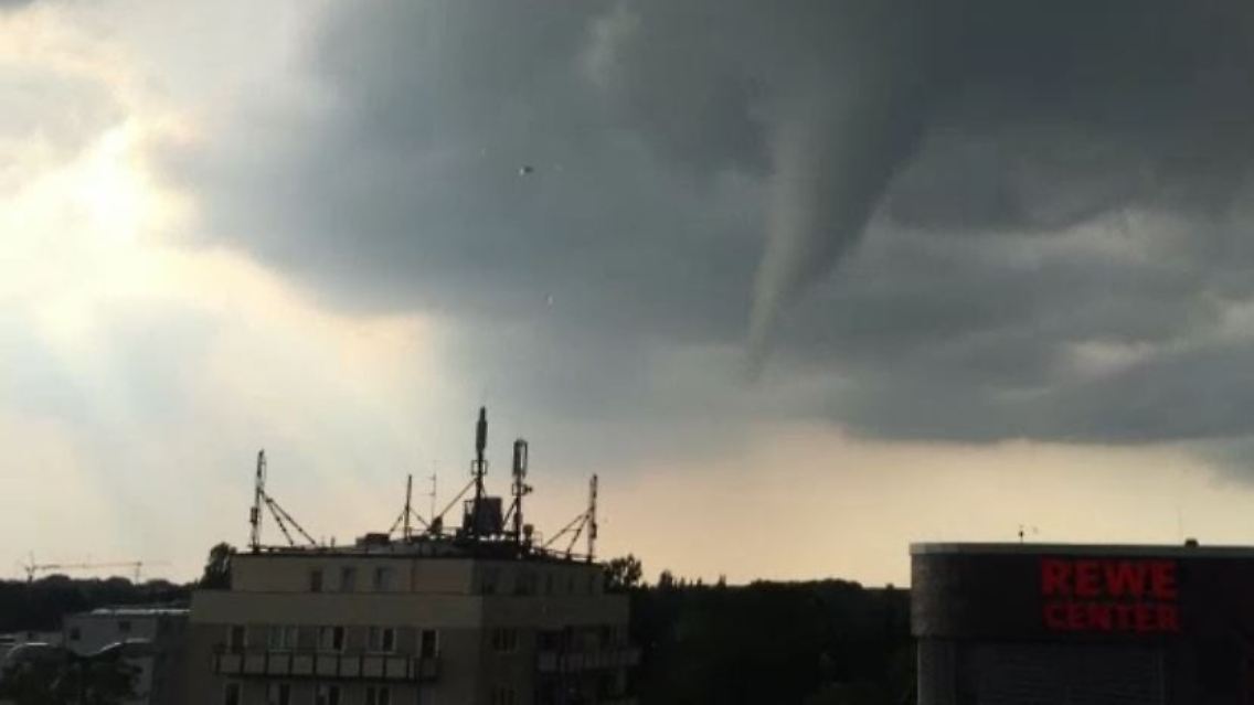 tornado.JPG