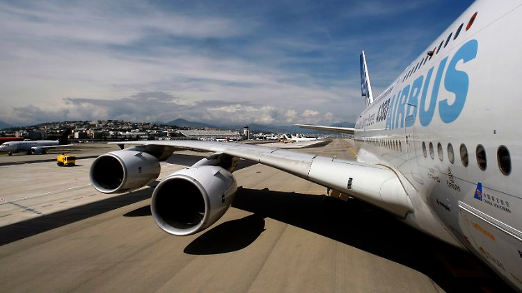 Vierfachschub für den Riesenvogel: Der Airbus A380 lässt sich von MTU-Triebwerken schieben.