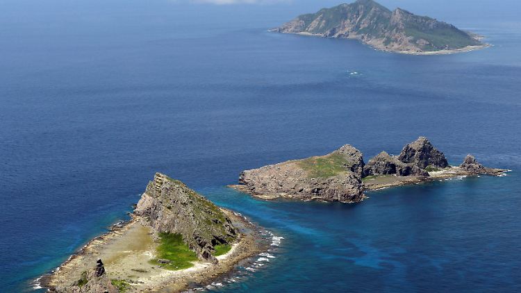 Ein chinesisches Kriegsschiff und drei russisches Marineschiffe sollen nahe den japanischen Senkaku-Inseln gesichtet worden sein. 