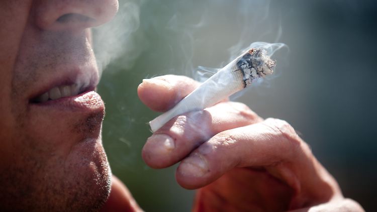 "Legal Highs" werden als angebliche Alternative zu - beispielsweise - Cannabis beworben 