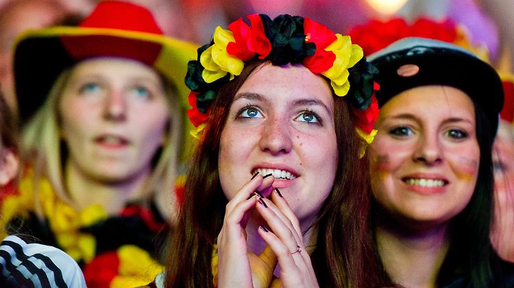Für Public Viewing gibt es gute und wweniger gute Übertragungstechniken.