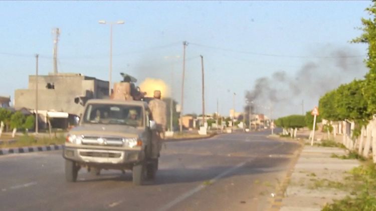 Die libyschen Regierungstruppen sind aktuell dabei, den IS aus seinem Machtzentrum Sirte zu vertreiben.