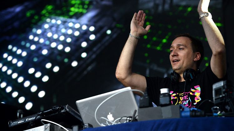 Nach seinem Sturz aus sechs Metern Höhe kämpft sich Paul van Dyk ins Leben zurück.