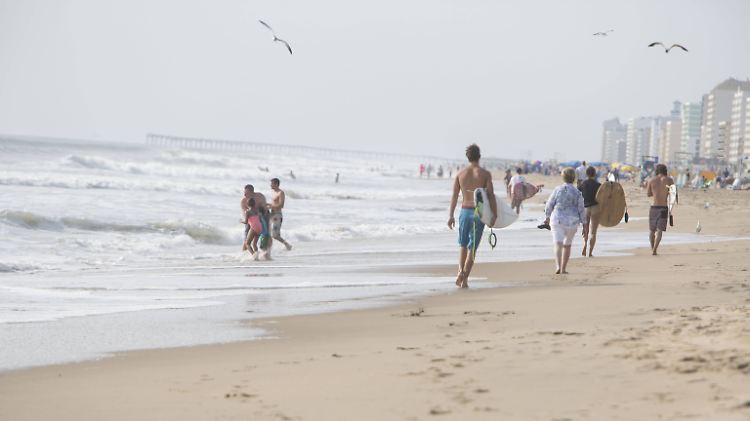 Bei Urlaubern und Surfern ist der Virginia Beach sehr beliebt.