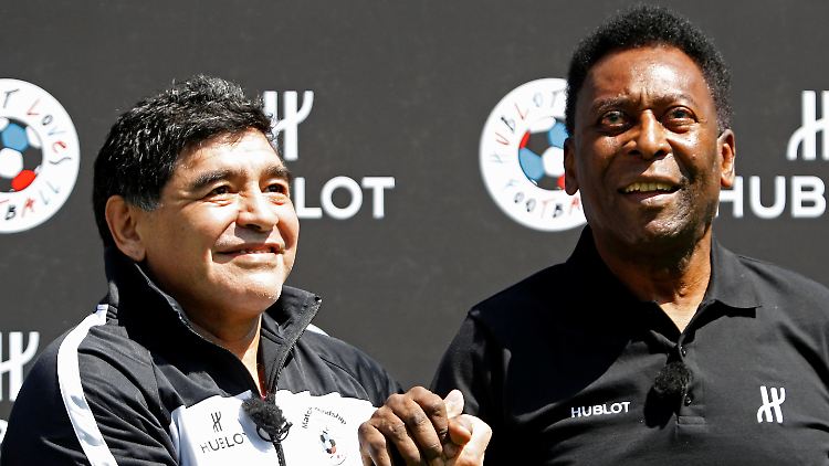 Zwei Freunde sollt ihr sein: Maradona (l.) und Pele.