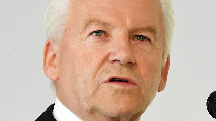 Bahn-Chef Grube kämpft auch um seinen Stuhl.