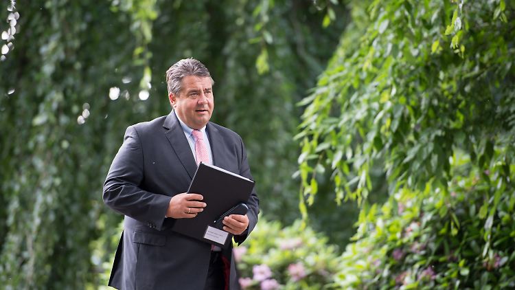 SPD-Chef Gabriel will die Solidarpakt-Mittel am Bedarf ausrichten - nicht an der Himmelsrichtung.