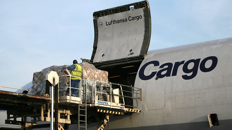 Bei Lufthansa Cargo ist Kostensenkung angesagt.