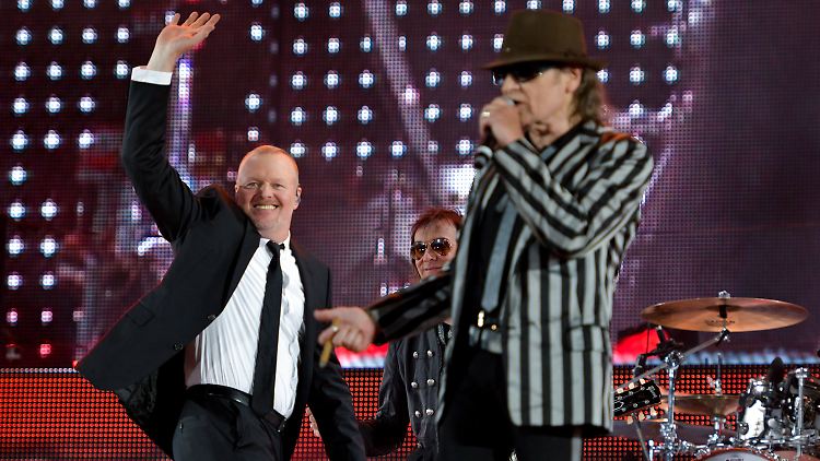 Berühmte Gäste beim Konzert im Volksparkstadion: Unter anderem hat Stefan Raab einen Gastauftritt.
