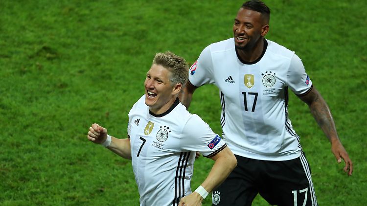 Bastian Schweinsteiger ist weg und Jérôme Boateng würde gerne nachfolgen.