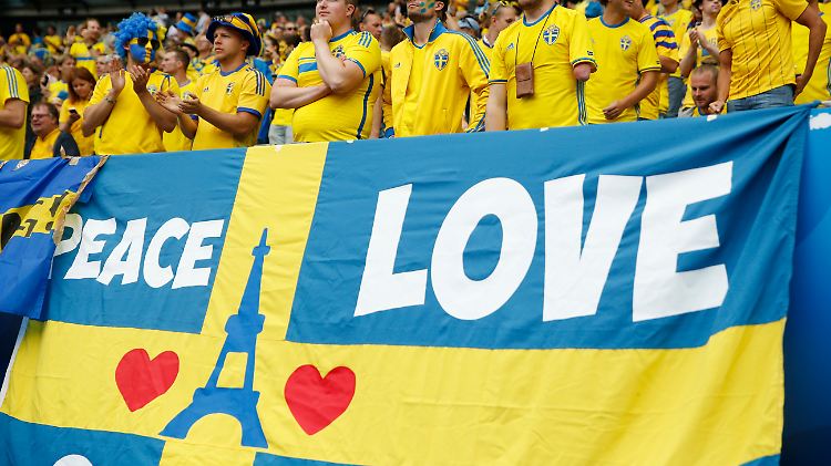 Im TV soll es möglichst nur um Fußball gehen - Ablenkungen unerwünscht. So will es die Uefa.