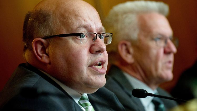 Kanzleramtschef Peter Altmaier und Grünen-Ministerpräsident Winfried Kretschmann sind sich uneinig. 