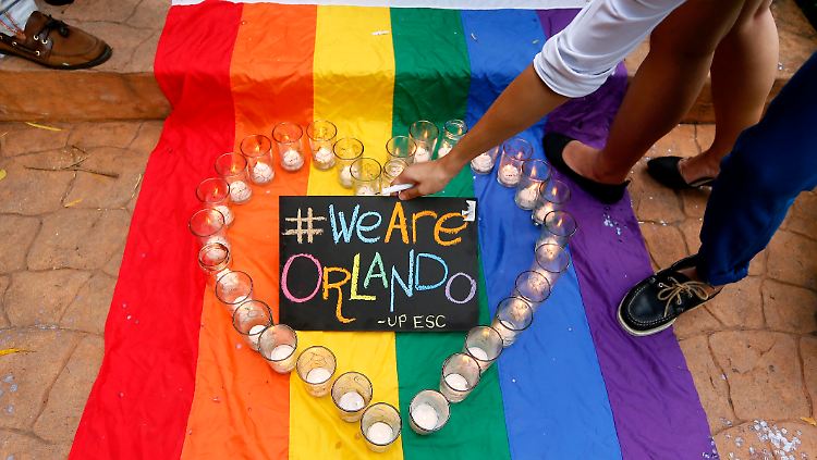 "Wir sind Orlando" erinnert an "Wir sind Charlie" - aber sind die Taten vergleichbar?
