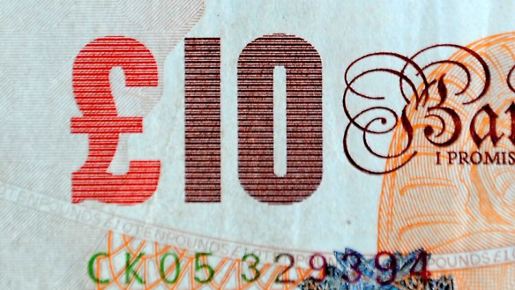 Ganz nebenbei stimmen die Briten auch über das gute alte Pfund ab.