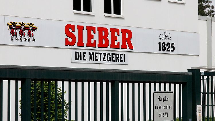 Die Großmetzgerei hat nach eigenen Angaben durch den Verkaufs- und Vertriebsstopp täglich rund 100.000 Euro Verlust gemacht.