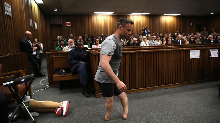 Pistorius legte seine Prothesen unter Tränen ab.